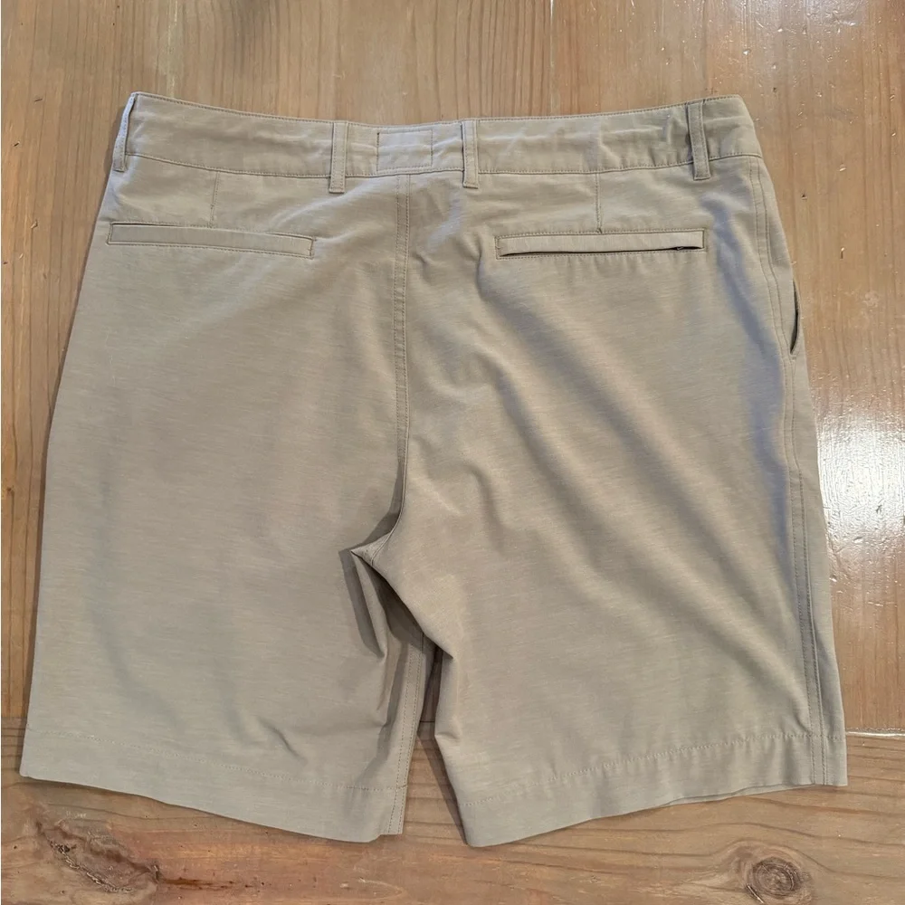 Faherty 9” All Day Shorts Khaki Color Sz36 Excellent Condition